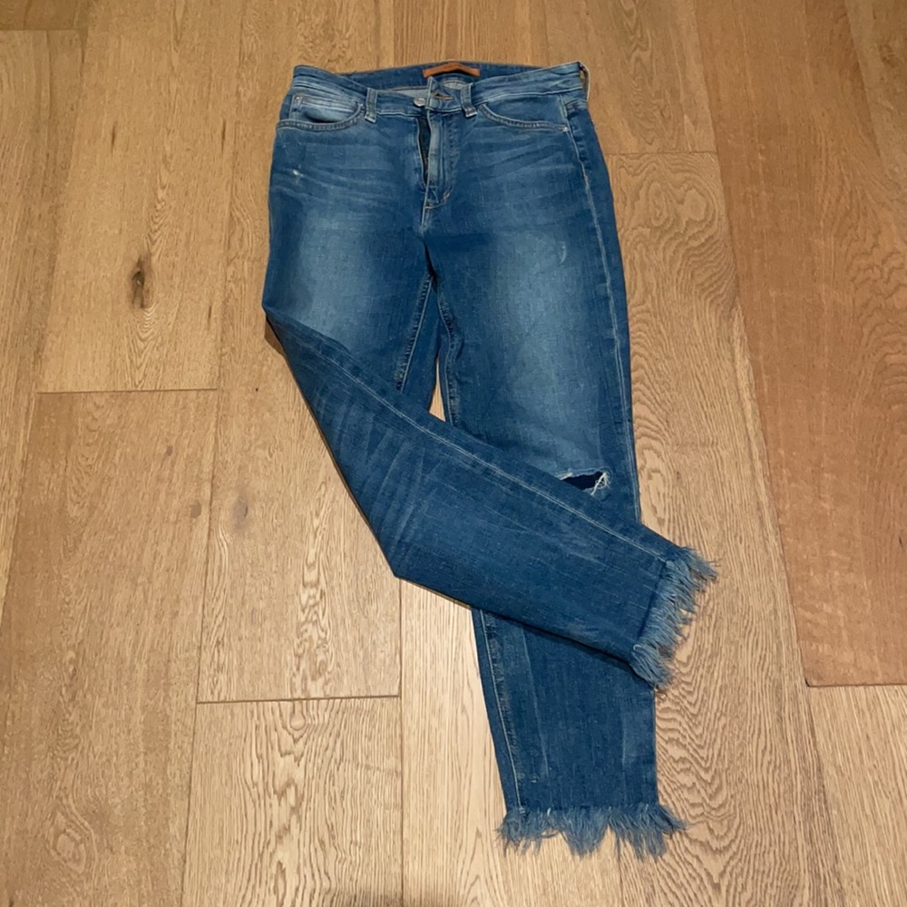 ❤️‍🔥FLASH SALE❤️‍🔥 Joe’s Jean Ankle Distressed Style Size 27